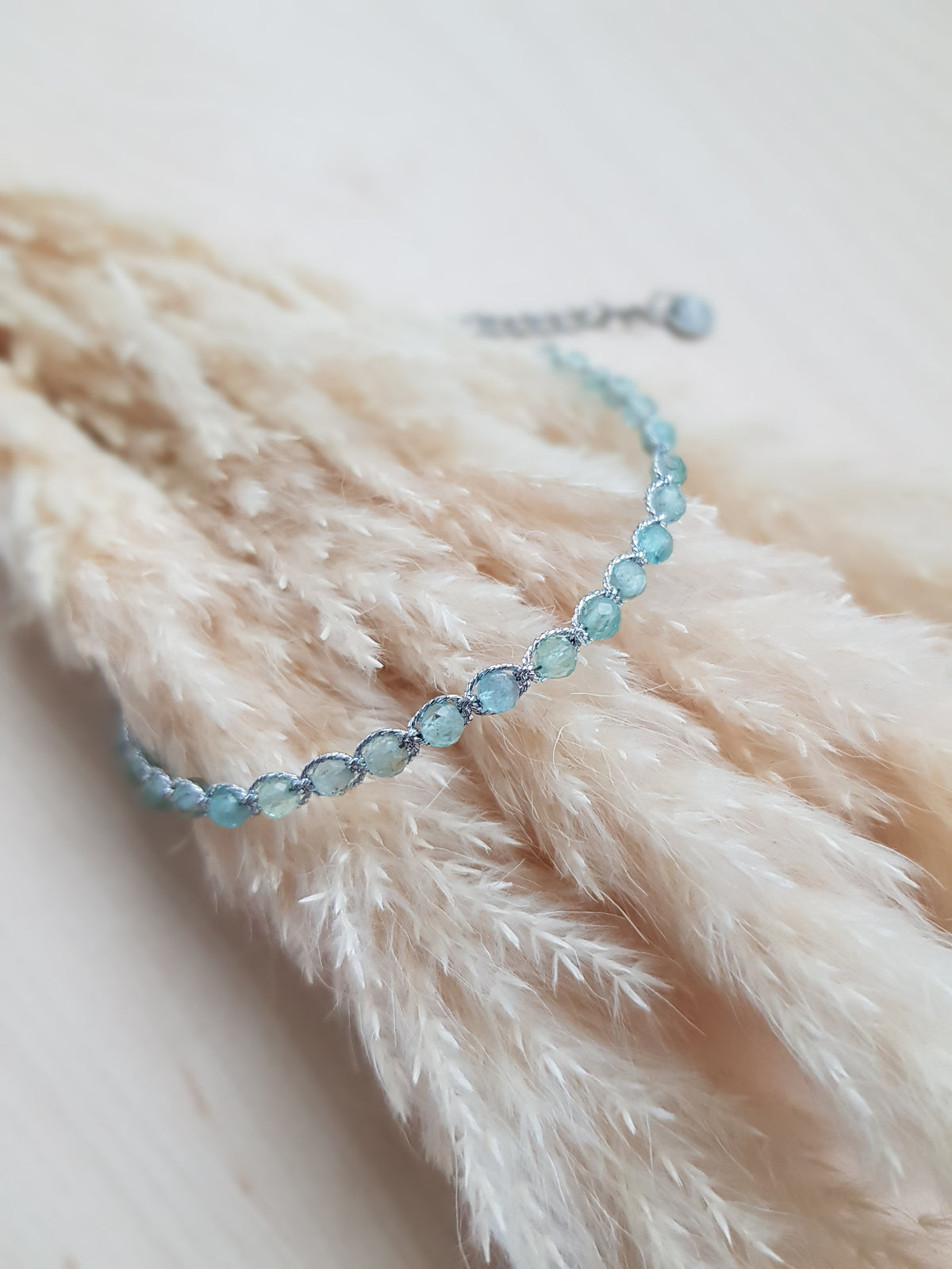 Geknüpftes Armband Aqua Apatit Silbrig