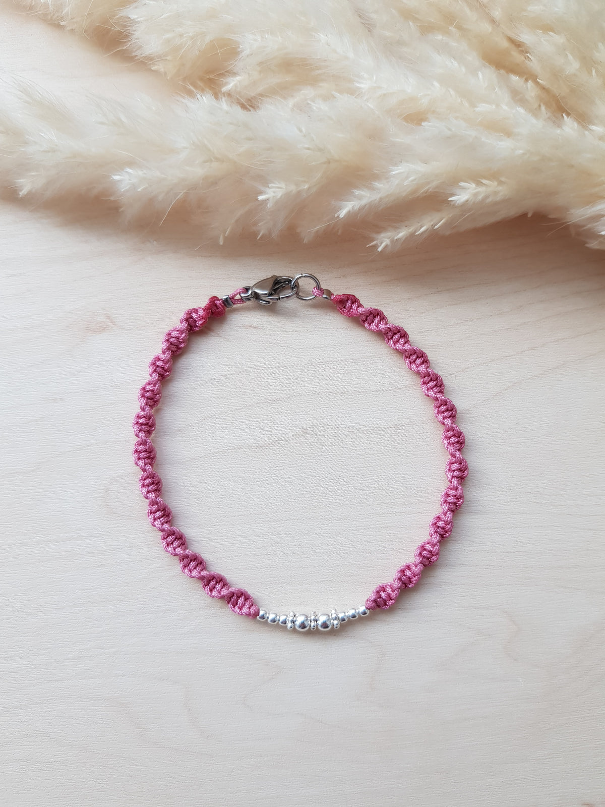 Geknüpftes Armband Silbrig