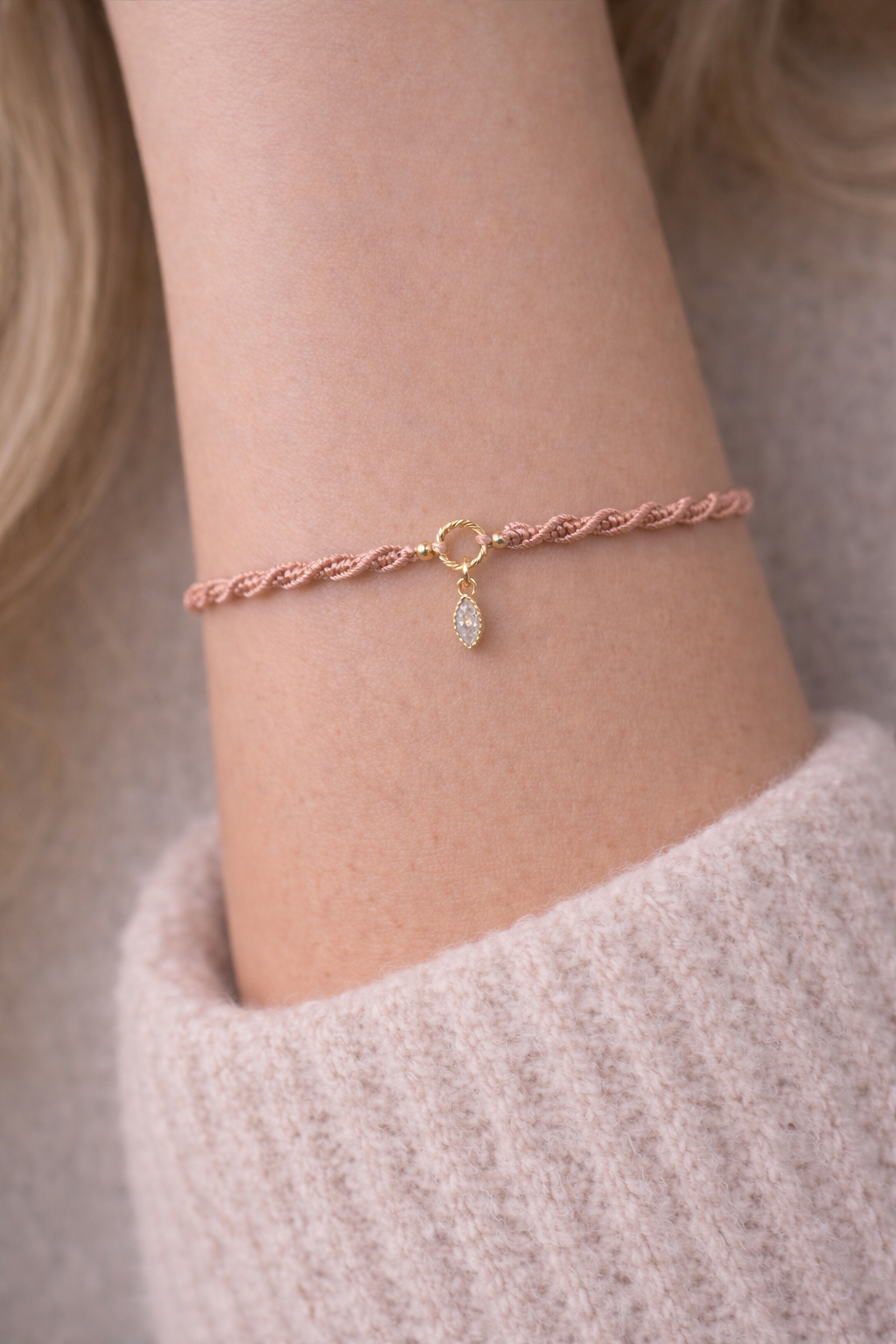 Geknüpftes Armband Gold