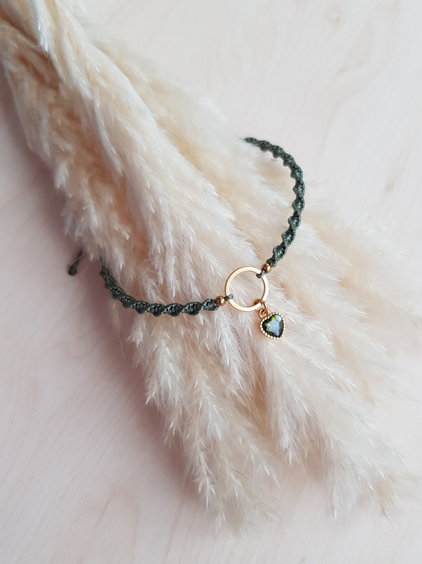 Geknüpftes Armband Herz Gold