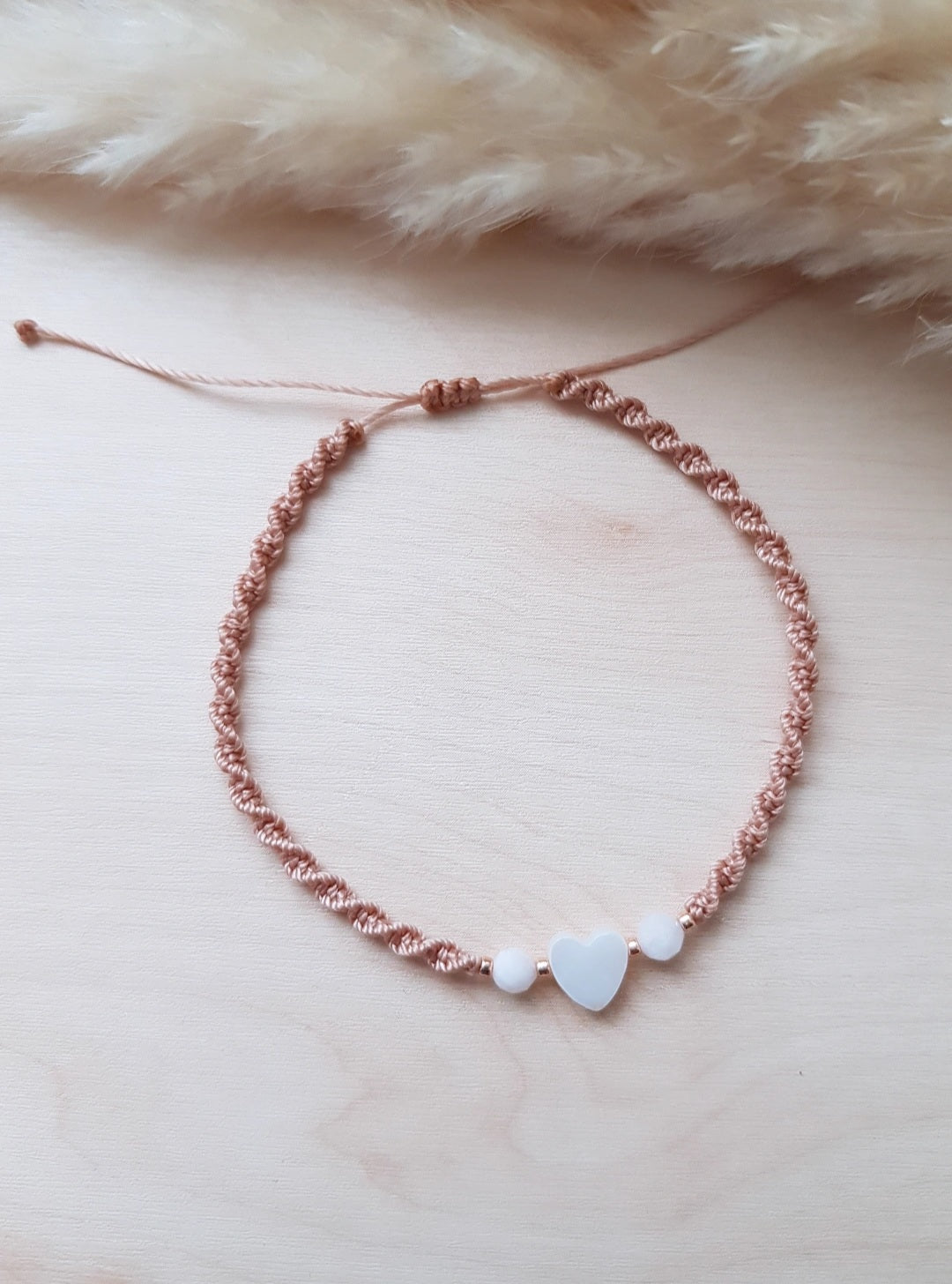 Geknüpftes Armband Herz Perlmutt und Mondstein Roségold