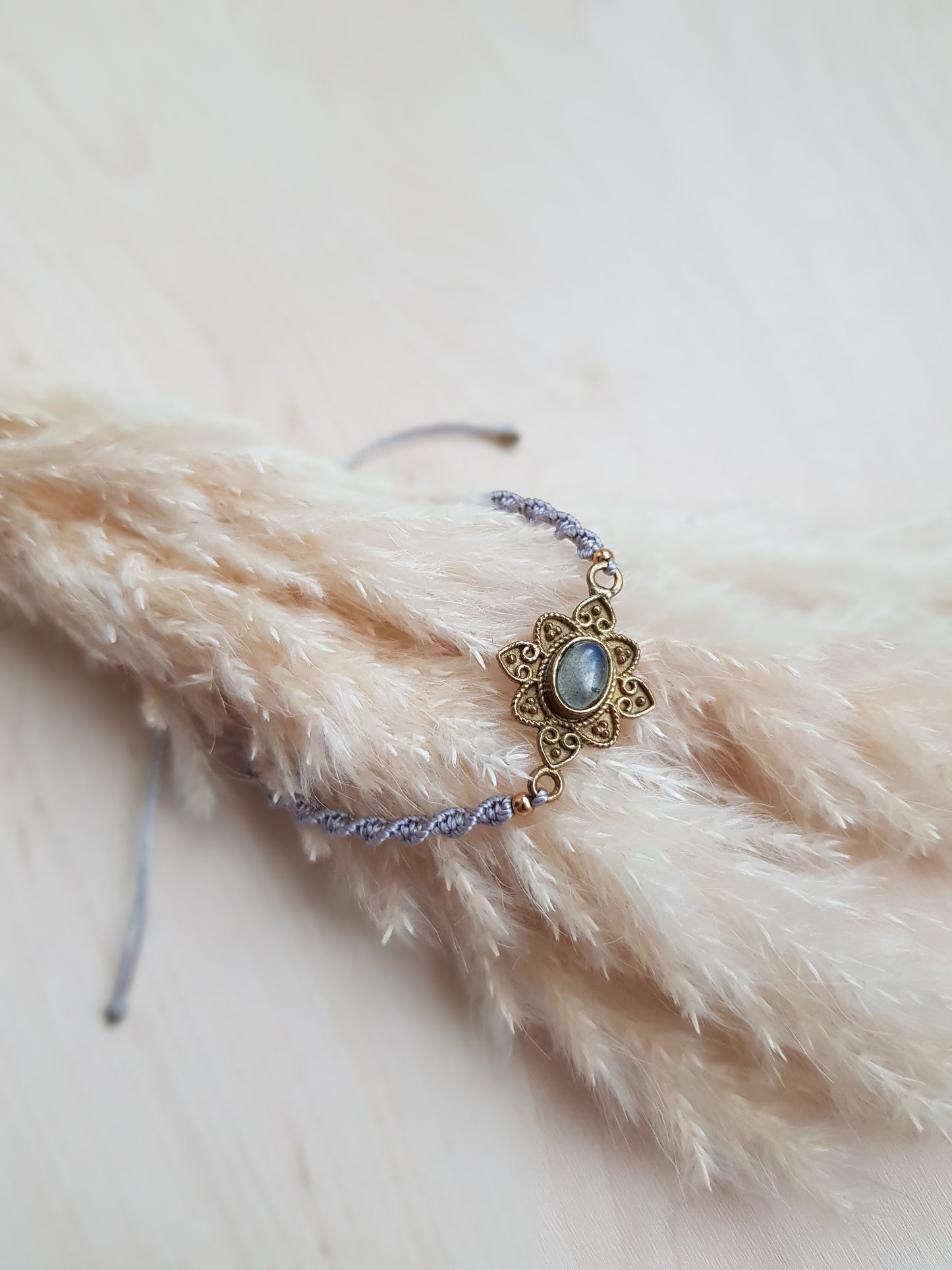 Geknüpftes Armband Blume Labradorit