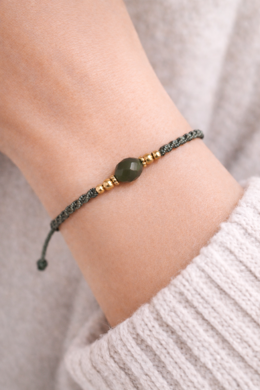 Geknüpftes Armband grüner Jaspis Gold