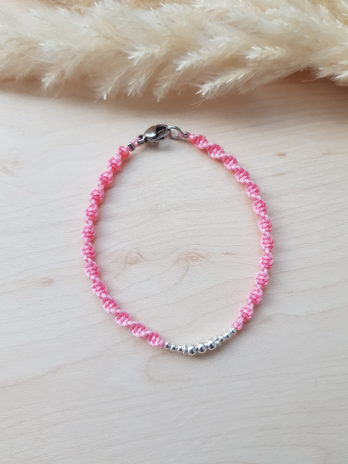 Geknüpftes Armband Silbrig